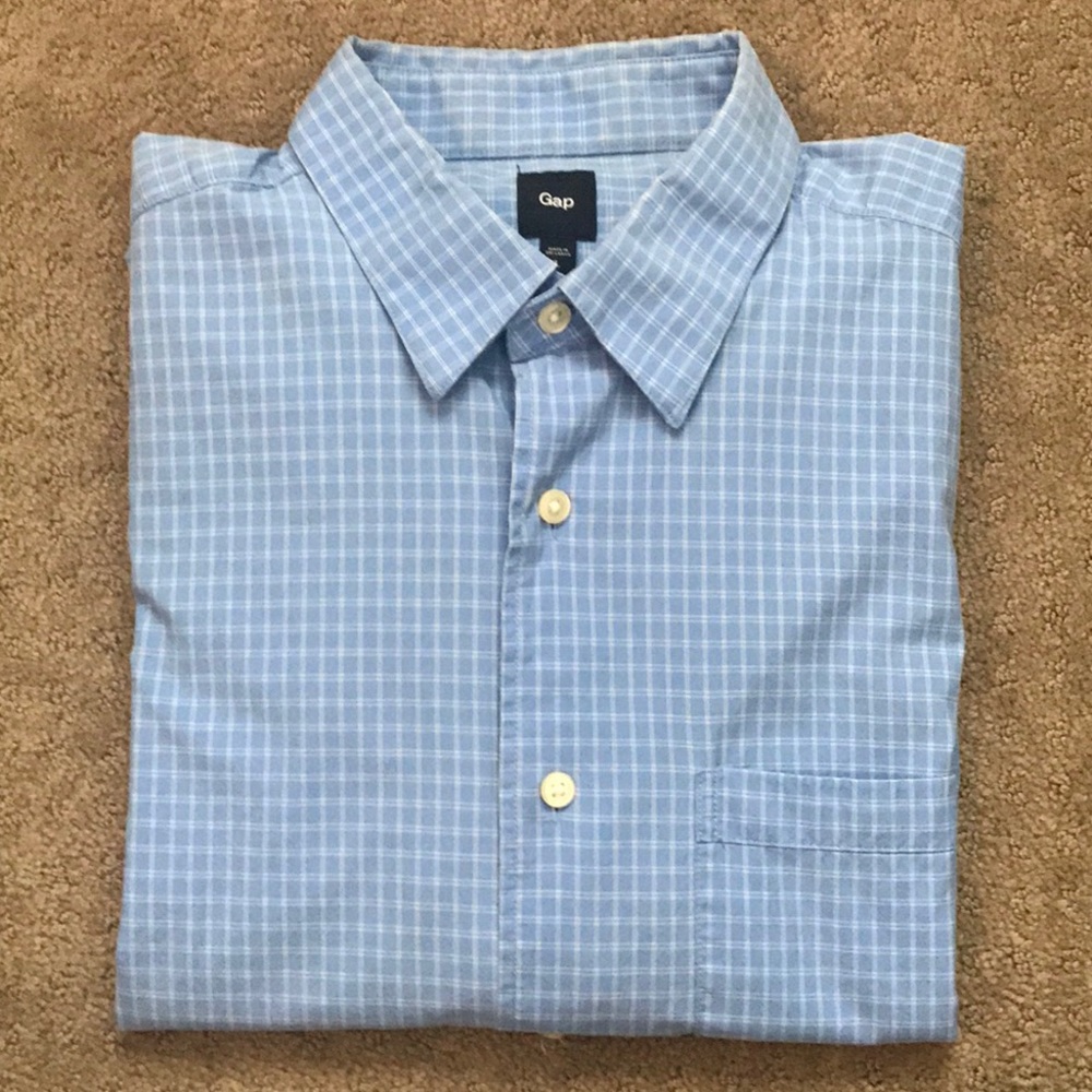 GAP men’s blue button down shirt